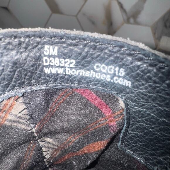 Born Boots Size 5 Women’s Leandra Gray Distressed Leather Side Zip D38322 - Picture 3 of 9